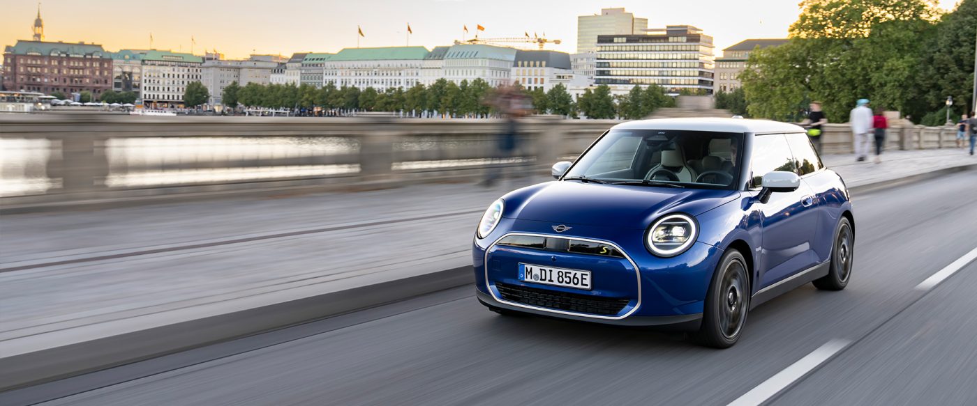 Mini Cooper Electric Bannerbanner