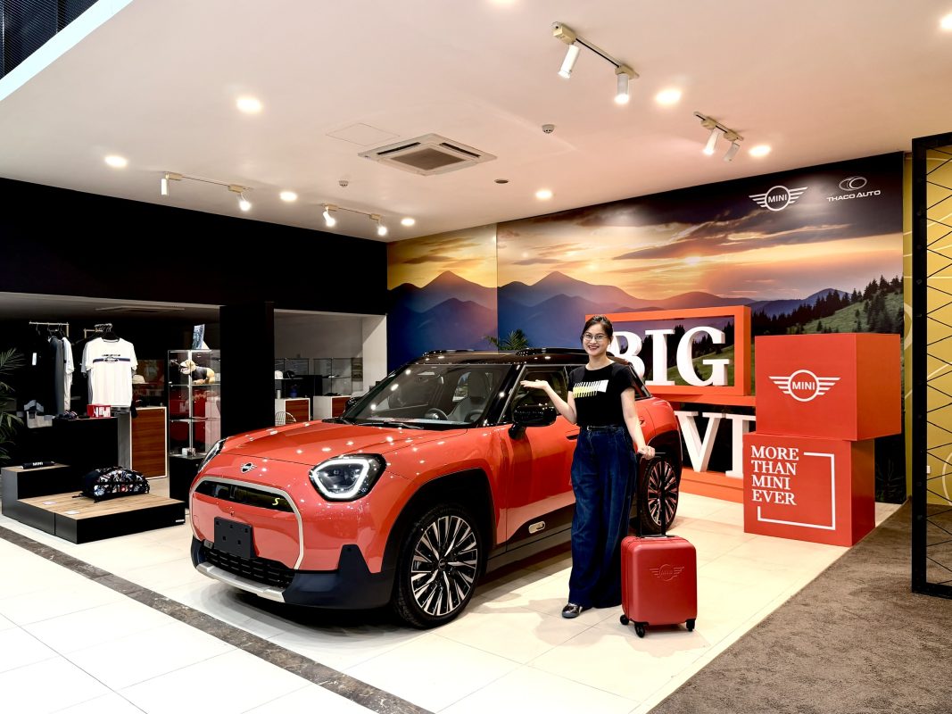 MINI Aceman 2026 trưng bày tại SR MINI Lê Văn Lương.