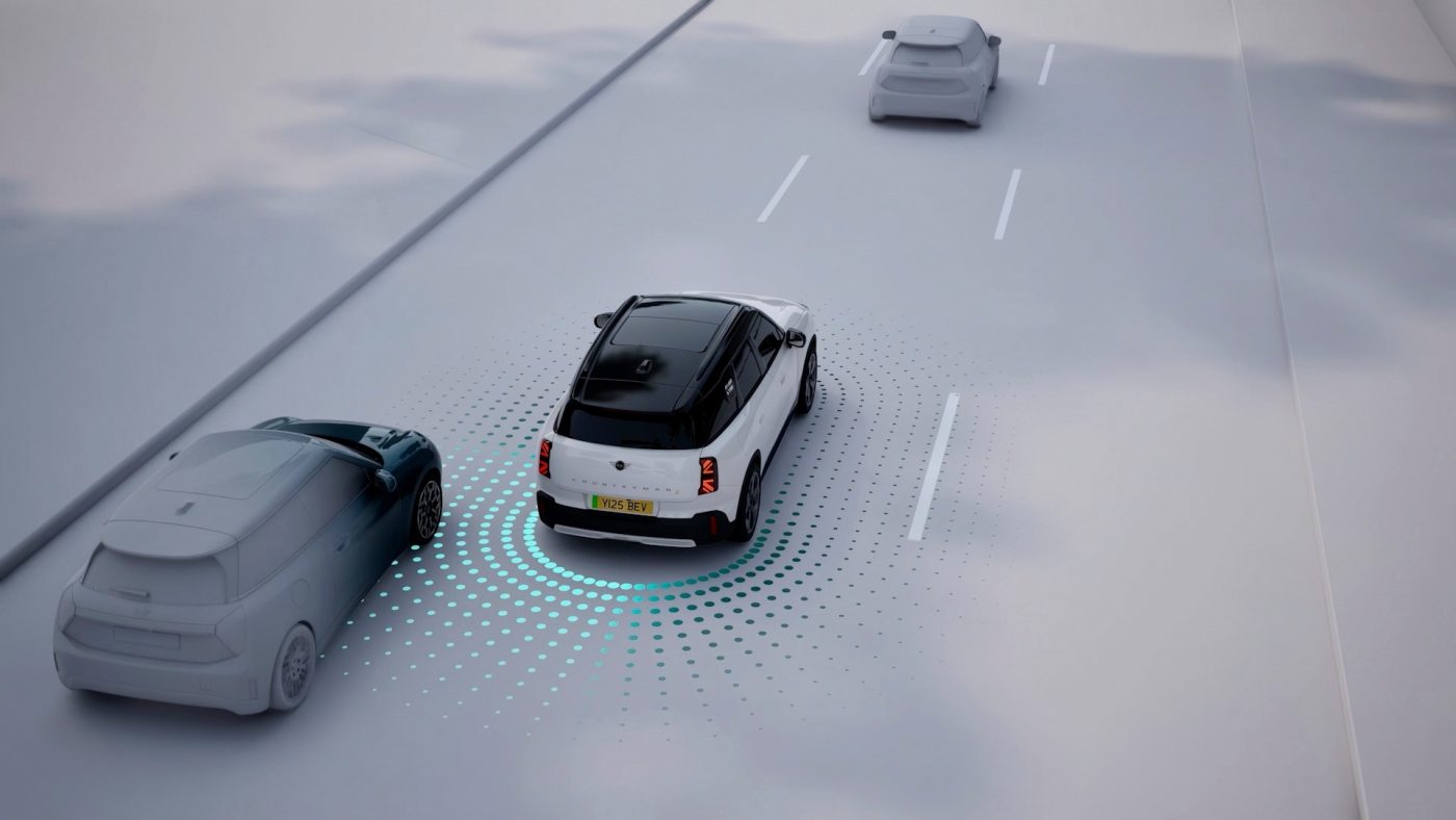 MINI Aceman 2026 được trang bị đầy đủ các tính năng an toàn chủ động.